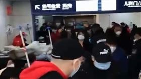 天津醫院,中國疫情,急診室爆滿。（圖／翻攝自推特）