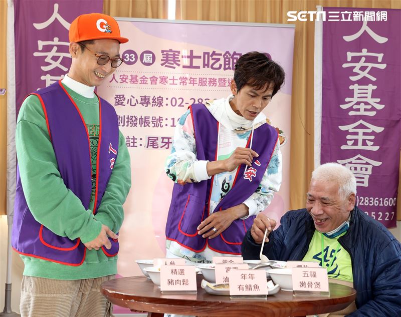 浩角翔起任「寒士吃飽30」愛心大使，送上年菜佳餚關懷弱勢團體。（記者邱榮吉/攝影）