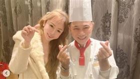 T妹性感會阿基師，讓網友噴鼻血。（圖／翻攝自T妹IG）