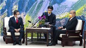 行政院長蘇貞昌今（26）日接見日本參議院參議員世耕弘成一行。