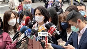 王鴻薇前往長春市場拜票。(圖/王鴻薇辦公室提供)