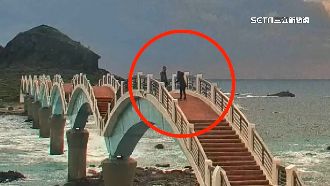 三仙台八拱橋被震歪封閉　情侶檔闖入拍照