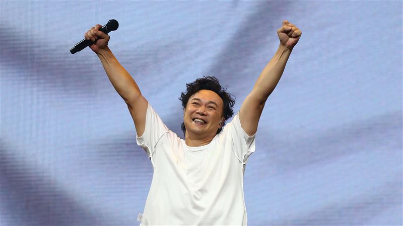 陳奕迅散場安可狂喊15分鐘　送出超大驚喜
