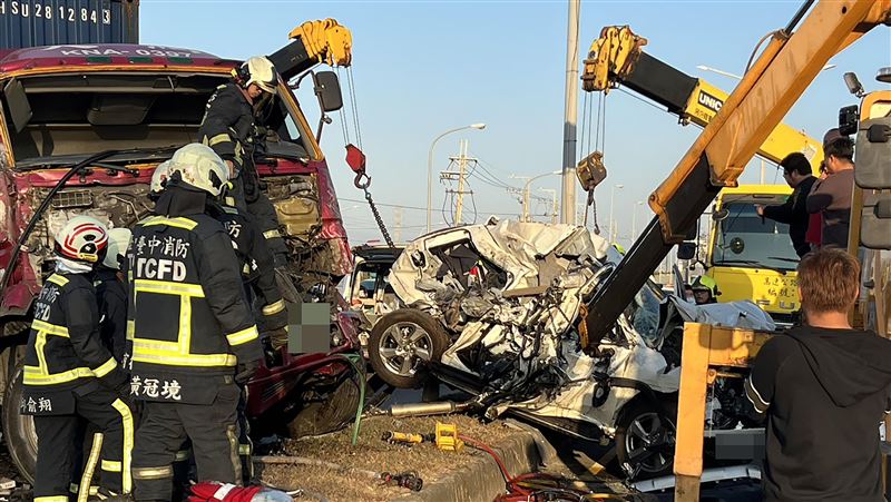 8車連撞婦夾困慘死　兒崩潰：上月才喪妻