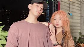 小甜甜老公發文感謝保母，依舊未挺妻子小甜甜。（圖／翻攝自IG）