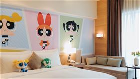 和逸飯店‧台南西門館全台獨家卡通頻道旅宿 最愛的卡通伴您入睡，還可以把娃娃全部帶回家。（圖／旅宿業者提供）