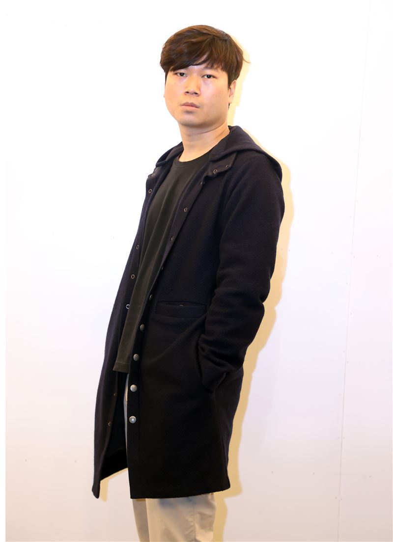 「憂鬱之島」導演陳梓桓三立新聞網專訪。（記者邱榮吉/攝影）