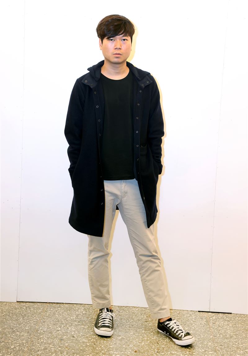 「憂鬱之島」導演陳梓桓三立新聞網專訪。（記者邱榮吉/攝影）