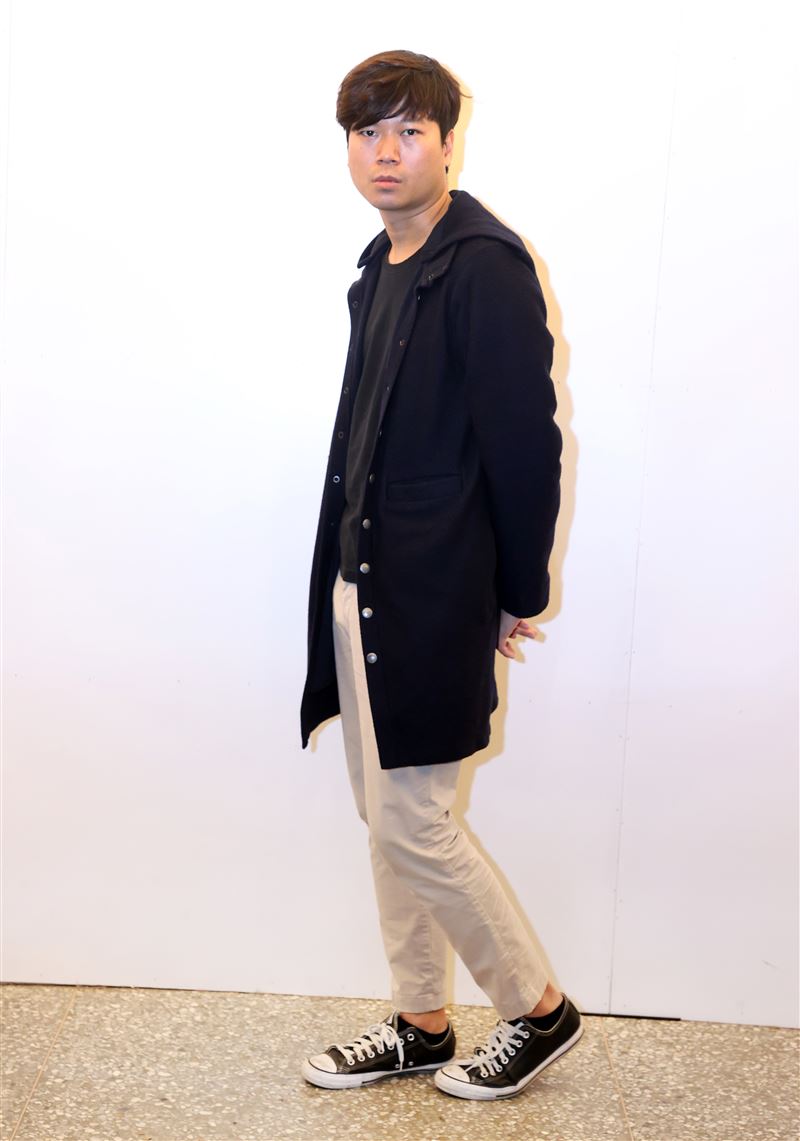 「憂鬱之島」導演陳梓桓三立新聞網專訪。（記者邱榮吉/攝影）