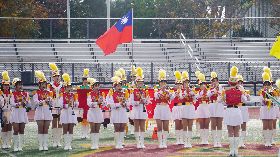 北一女帶國旗登玫瑰花車遊行