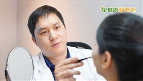 線雕百大名醫吳南緯醫師，分享擁有初戀顏的秘密。