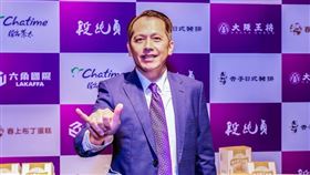 日出茶太,六角國際,六角國際董事長王耀輝。