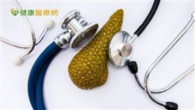 胰臟癌本身復發機率很高，若為前期，良好的治療能讓復發時間平均從2-3年拉長至5年以上都有可能，但若是三期，大概一年至一年半就有機會復發；而四期的治療關鍵在於藥物治療能否控制病情，不讓腫瘤惡化。