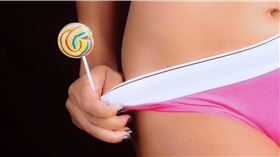 ▲原PO表示，妹妹被包養後對家裡態度很差。（示意圖／Pexels）