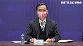 行政院會後記者會政委羅秉成等人