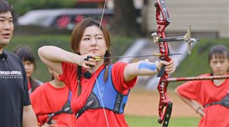 41歲Selina戰高壓射箭　尷尬1舉動遭糾正