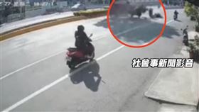 經國路,代步車,撞,逆向（圖／翻攝自社會事新聞影音、翻攝畫面）