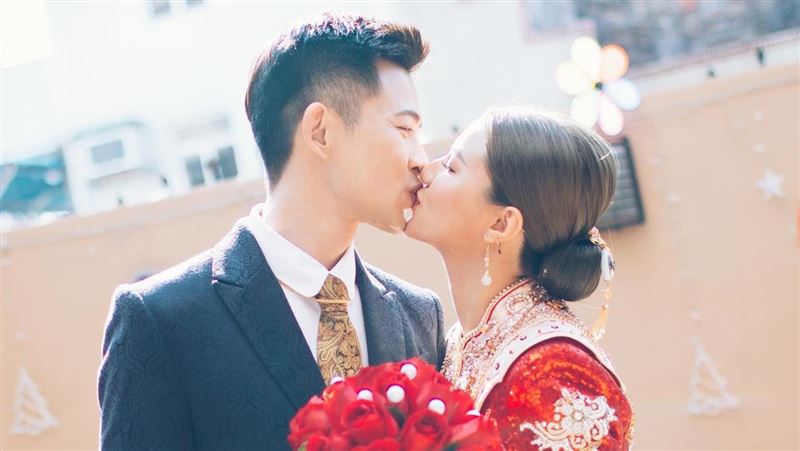 本土劇男神曬婚紗照　超正嫩妻曝光網讚爆