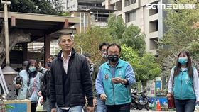 吳怡農掃松江市場，王世堅陪同（圖／記者高逸帆攝影）