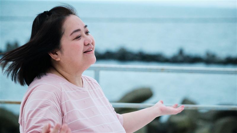 不想輸給兔寶！鍾欣凌拍戲空檔狂補英文