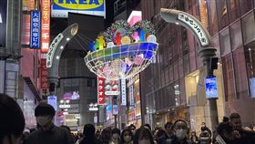 東京澀谷除夕嚴防群眾嗨過頭  禁街頭飲酒日本東京JR澀谷車站一帶鬧區常湧入年輕人，尤其是萬聖節或跨年倒數時。但澀谷區考慮到防疫，2022年如同前兩年也不辦跨年活動，並呼籲民眾勿街頭飲酒。中央社記者楊明珠東京攝  111年12月30日