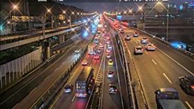 不斷更新／跨年前夕開始塞！國1這路段紫爆…最低時速剩14km