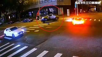 BMW路口未讓車　計程車遭撞側翻2人傷