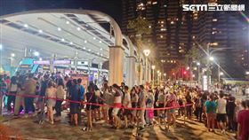 淡海輕軌人潮爆滿。（圖／新北捷提供）