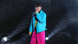 許富凱嗨炸台北跨年　舞台「露內褲」嚇壞