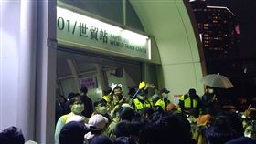 ▲2023跨年北市府散場人潮。（圖／記者黃仲丘攝影）