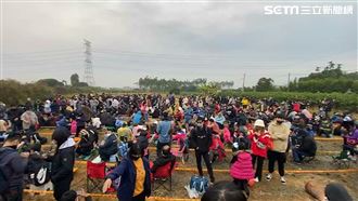 紫南宮發錢母人龍超長　他露宿4天搶頭香