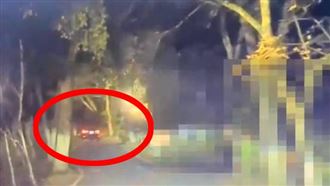 涉恐嚇取財　警官遭跟監畫面曝光