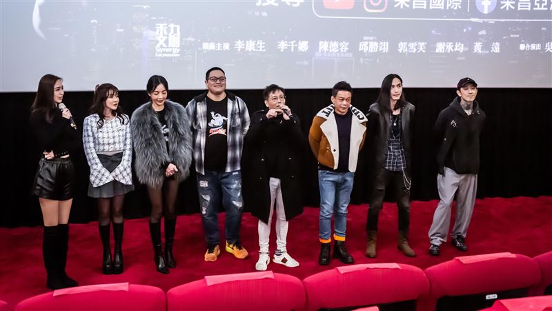 李康生約鄰居跨年看片　曝電影院獻第一次