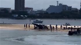 澳洲黃金海岸驚傳2直升機相撞　至少4死13傷。推特