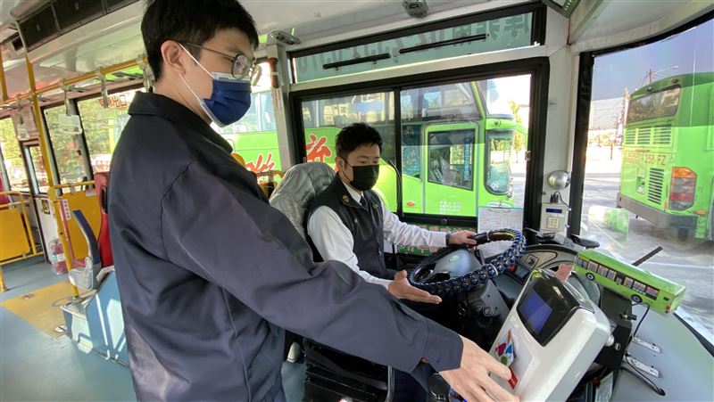 一句早安的力量　公車司機救了乘客一條命