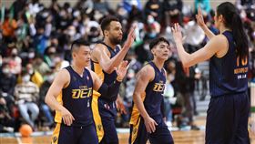 中信特攻作客痛宰台啤英熊，拿下聯盟最長的6連勝。（圖／T1聯盟提供）