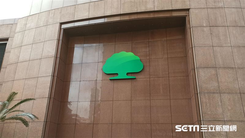 總經理遭記大過　國泰產調動12主管職務