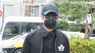 送別20年恩師林秋離　林俊傑赴告別式拭淚