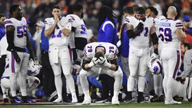 ▲NFL水牛城比爾和辛辛那提孟加拉虎的比賽，因為球員在場上失去意識中斷。（圖／美聯社／達志影像）