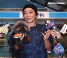 吳宗憲帶愛犬洗澎澎美容。（記者邱榮吉/攝影）
