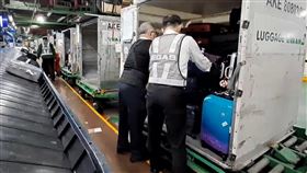 航勤休假風波平息  客貨機未因作業人力影響起降長榮航勤表示，3日臨時請假人數為10人，截至中午為止，長榮航空航班未受航勤作業人力因素而延誤。中央社記者吳睿騏桃園機場攝  112年1月3日