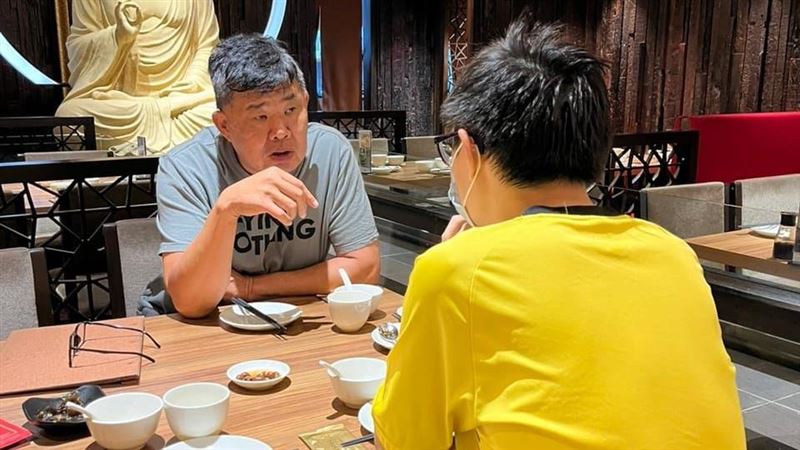 醫科男700元過活　啃顧客剩骨果腹超心酸