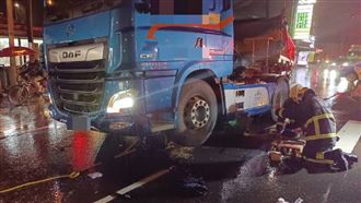 國中女遭砂石車輾過！阿嬤目睹痛哭