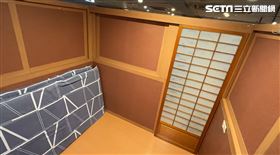 台中，網咖，24歲女產子，男嬰，伴屍16小時，包廂，(圖／翻攝畫面)