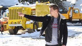 傑瑞米雷納剷雪出意外。（圖／翻攝自傑瑞米雷納IG）