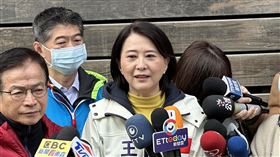 王鴻薇進行車隊掃街。（圖／王鴻薇辦公室提供）