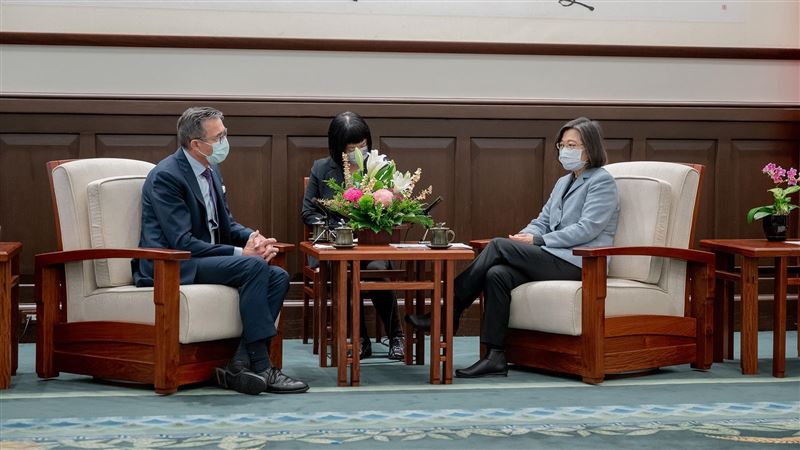 前北約秘書長：台灣已成為自由燈塔