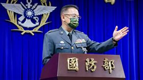 國防部：知敵明敵帶著敵情練兵中共20大後是否提高對台軍事威脅，國防部發言人孫立方25日說，軍事上會藉由針對性的戰略布局，強化攻台作戰準備，採多元威懾策略。國軍將知敵明敵，帶著敵情練兵，確保國家安全。（國防部提供）中央社記者謝佳珍傳真  111年10月25日