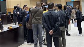 曾玟學指出，昨日苗栗議會75秒就散會。（圖／翻攝自曾玟學臉書）