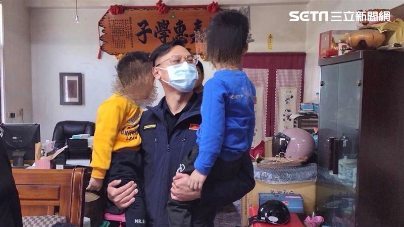 高雄低收單親媽病逝　雙胞胎成孤兒哭喊媽